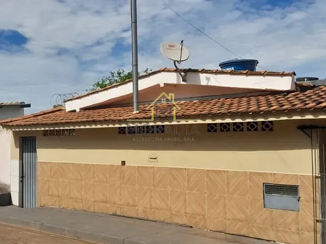 Casa com 218m² 2 quartos e 3 banheiros, à venda, no bairro Centro em Guaranésia