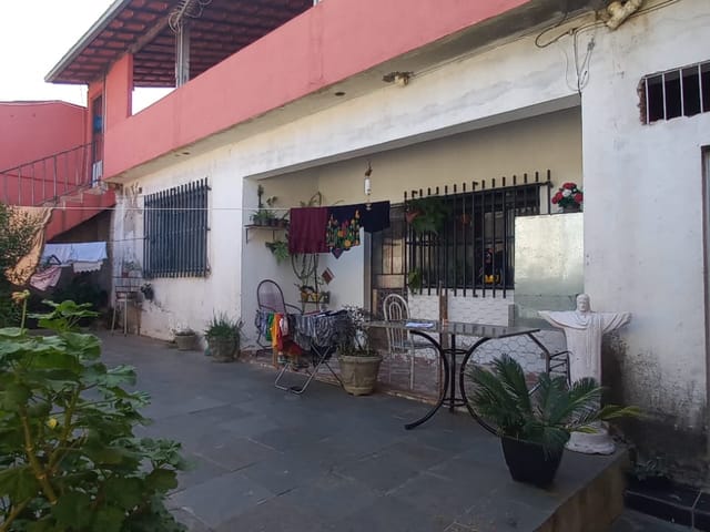 Casa 8 quartos e 4 banheiros, à venda, no bairro Tupi B em Belo Horizonte