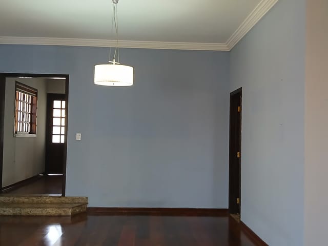 Casa com 360m² 3 quartos e 3 banheiros, à venda, no bairro Parque São Cristóvão em Taubaté