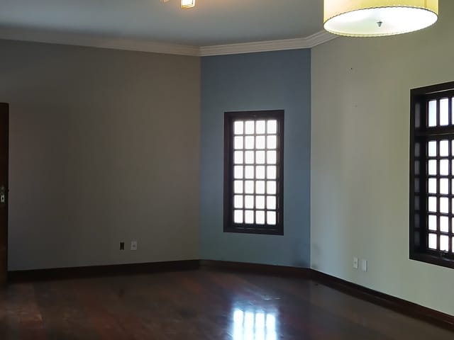 Casa com 360m² 3 quartos e 3 banheiros, à venda, no bairro Parque São Cristóvão em Taubaté