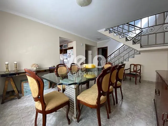 Casa com 250m² 5 quartos e 4 banheiros, à venda, no bairro Jardim Santa Clara em Taubaté