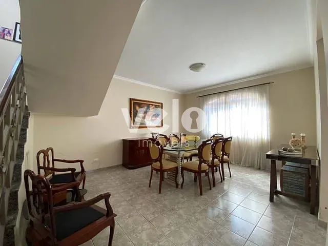 Casa com 250m² 5 quartos e 4 banheiros, à venda, no bairro Jardim Santa Clara em Taubaté