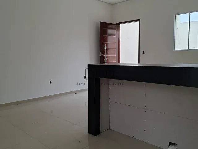 Casa 2 quartos e 2 banheiros, à venda, no bairro Jardim Esperança em Mogi das Cruzes