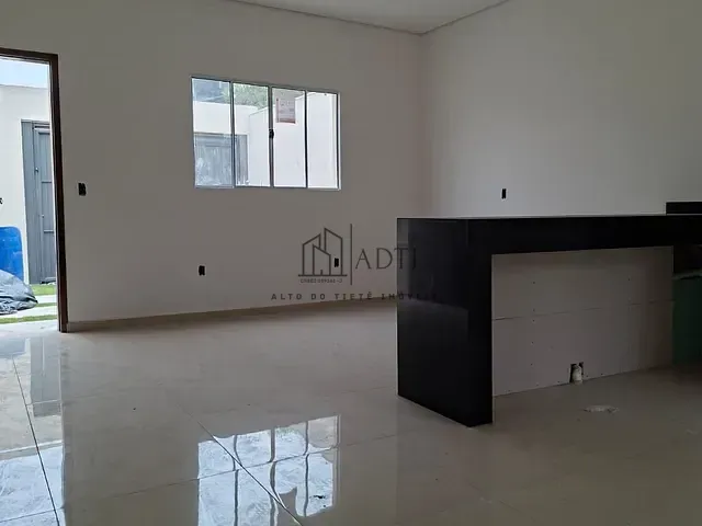 Casa 2 quartos e 2 banheiros, à venda, no bairro Jardim Esperança em Mogi das Cruzes