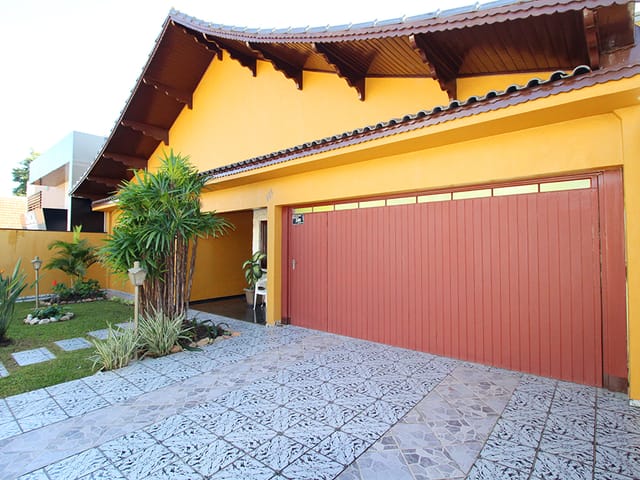 Casa 4 quartos e 5 banheiros, à venda, no bairro Orfãs em Ponta Grossa