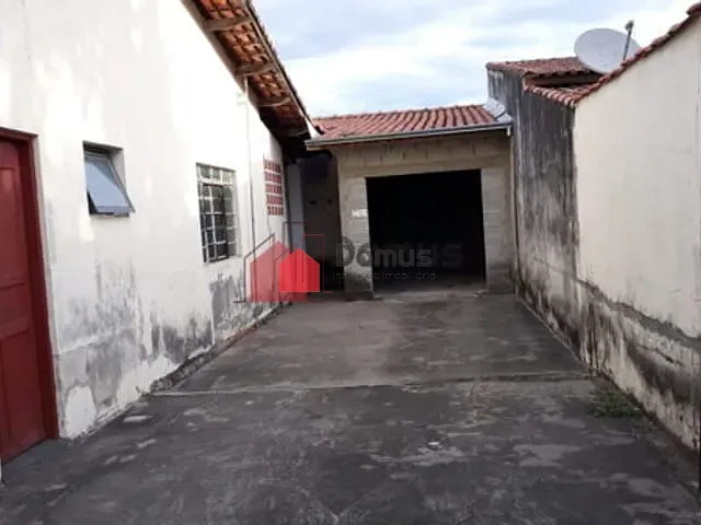 Casa com 324m², à venda, no bairro Conjunto Habitacional Terra dos Ipês II (Fase II) em Pindamonhangaba
