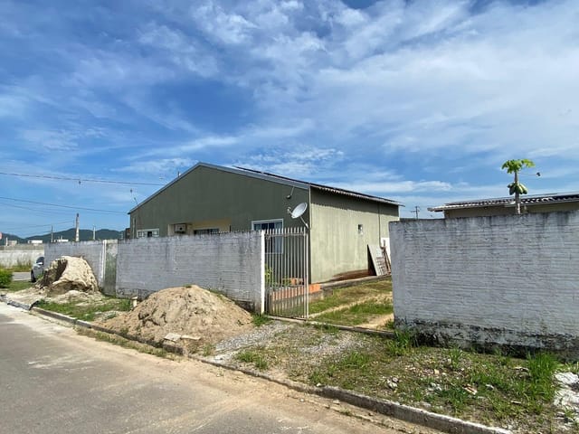Casa com 494m² 1 quarto e 1 banheiro, à venda, no bairro Centro em Ilhota