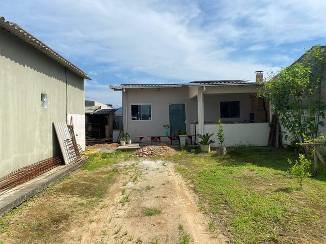 Casa com 494m² 1 quarto e 1 banheiro, à venda, no bairro Centro em Ilhota