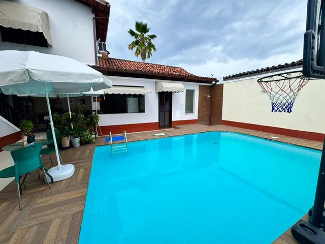 Casa com 415m² 4 quartos e 2 banheiros, à venda, no bairro Piratininga em Niterói