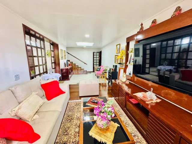 Casa com 415m² 4 quartos e 2 banheiros, à venda, no bairro Piratininga em Niterói