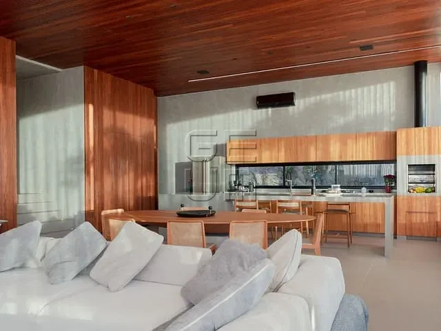 Casa com 596m² 3 quartos e 5 banheiros, à venda, no bairro Esperança em Londrina