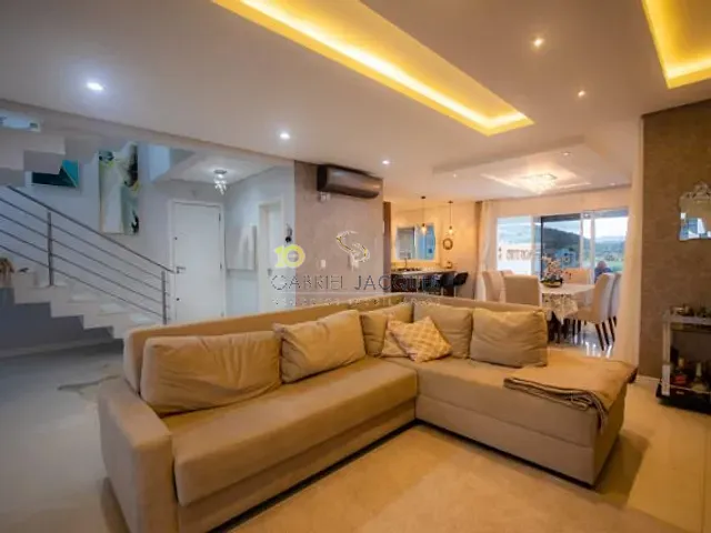 Casa com 375m² 3 quartos e 3 banheiros, à venda, no bairro Pedra Branca em Palhoça