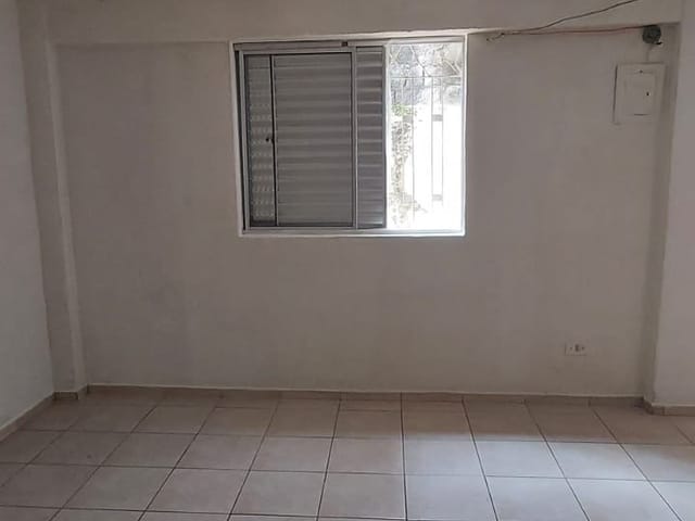Casa 1 quarto e 1 banheiro, para alugar, no bairro Vila Nivi em São Paulo