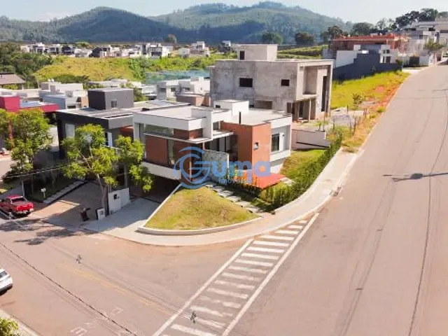 Casa com 300m² 3 quartos e 4 banheiros, à venda, no bairro Condomínio Residencial Euroville II em Bragança Paulista