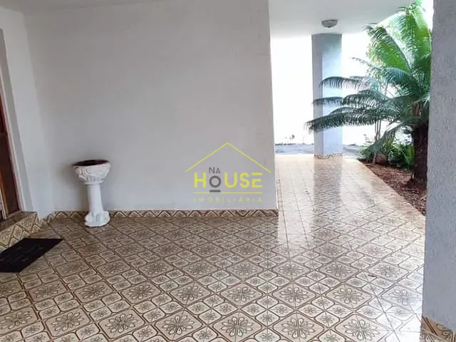 Casa com 300m² 3 quartos e 1 banheiro, à venda, no bairro Chácara das Paineiras em Votuporanga