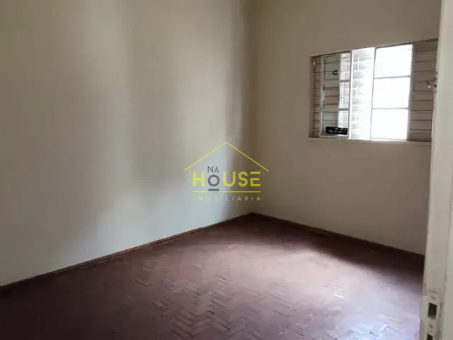 Casa com 300m² 3 quartos e 1 banheiro, à venda, no bairro Chácara das Paineiras em Votuporanga
