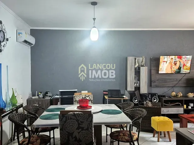 Casa com 250m² 3 quartos e 2 banheiros, à venda, no bairro Parque Santa Isabel em Itupeva
