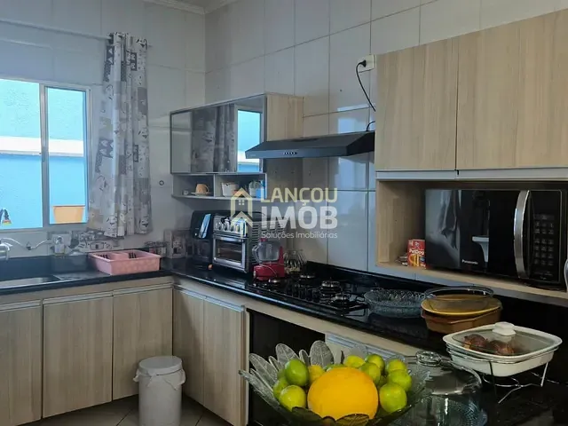 Casa com 250m² 3 quartos e 2 banheiros, à venda, no bairro Parque Santa Isabel em Itupeva