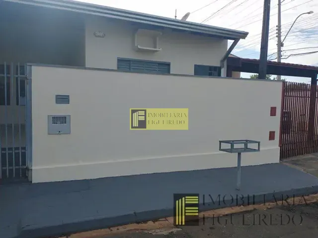 Casa com 164m² 3 quartos e 2 banheiros, para alugar, no bairro Conjunto Habitacional Cristo Rei em São José do Rio Preto