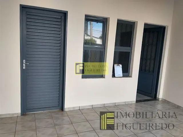 Casa com 164m² 3 quartos e 2 banheiros, para alugar, no bairro Conjunto Habitacional Cristo Rei em São José do Rio Preto