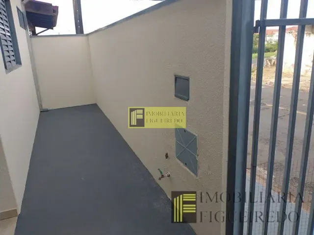 Casa com 164m² 3 quartos e 2 banheiros, para alugar, no bairro Conjunto Habitacional Cristo Rei em São José do Rio Preto