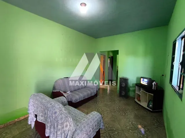 Casa com 180m² 3 quartos e 1 banheiro, à venda, no bairro Jardim Nazareth em Araçuaí