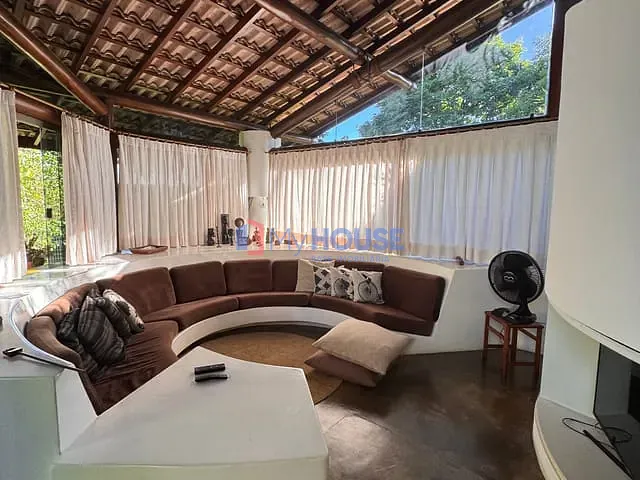 Casa com 819m² 3 quartos e 5 banheiros, à venda, no bairro Pontal em Ilhéus