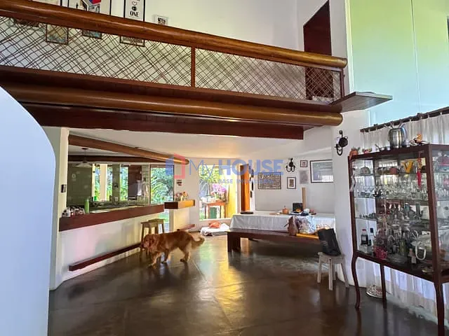 Casa com 819m² 3 quartos e 5 banheiros, à venda, no bairro Pontal em Ilhéus