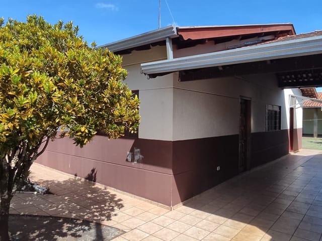 Casa com 308m² 3 quartos e 3 banheiros, à venda, no bairro Jardim Vô Zezinho em Cambé