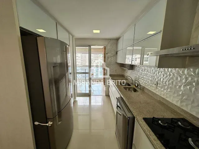 Casa 3 quartos e 4 banheiros, à venda, no bairro Setor Bueno em Goiânia