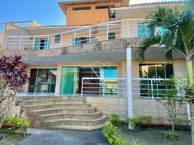 Casa com 480m² 4 quartos e 2 banheiros, à venda, no bairro Barra de Maricá em Maricá