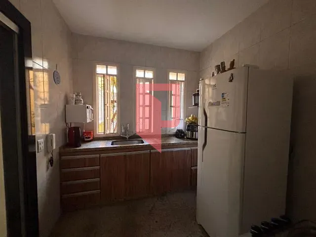 Casa com 126m² 3 quartos e 2 banheiros, à venda, no bairro Caiçaras em Belo Horizonte