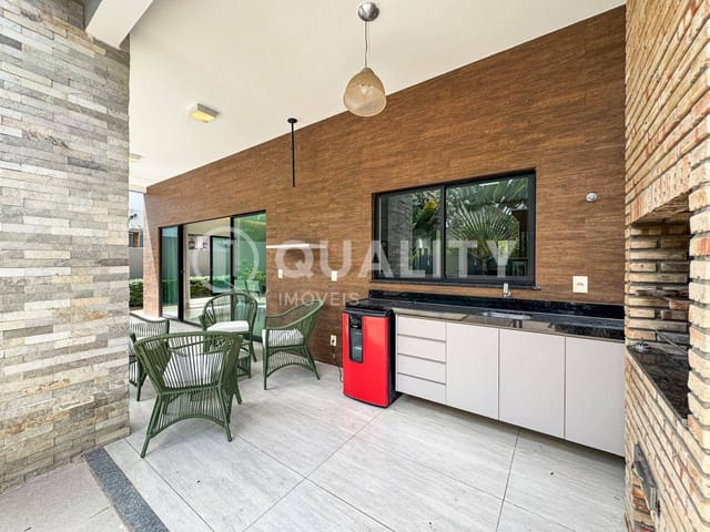 Casa com 394m² 4 quartos e 4 banheiros, à venda, no bairro Coaçu em Eusébio