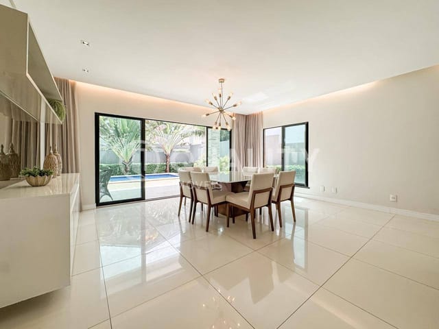 Casa com 394m² 4 quartos e 4 banheiros, à venda, no bairro Coaçu em Eusébio
