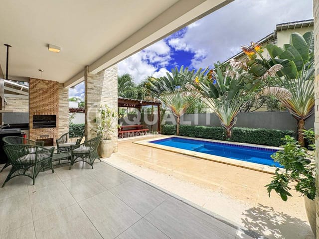 Casa com 394m² 4 quartos e 4 banheiros, à venda, no bairro Coaçu em Eusébio