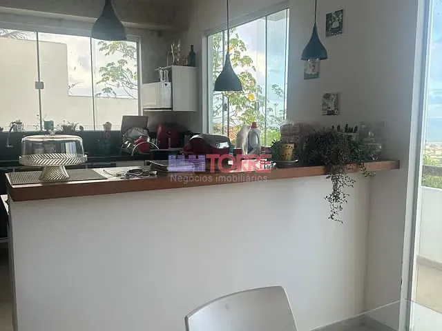 Casa com 720m² 3 quartos e 3 banheiros, à venda, no bairro Nossa Senhora da Vitória em Ilhéus