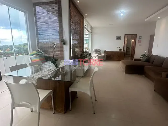 Casa com 720m² 3 quartos e 3 banheiros, à venda, no bairro Nossa Senhora da Vitória em Ilhéus