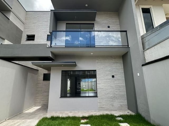 SOBRADO A VENDA 3 SUITES