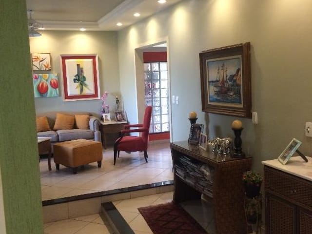 Foto do Casa - Casa à venda 4 Quartos, 303.33M², Fabrício, Uberaba - MG | ZUCATO IMOBILIARIA LTDA