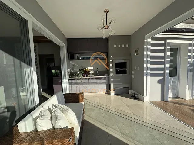 Casa com 394m² 3 quartos e 3 banheiros, à venda, no bairro Laranjal em Adolfo Fetter
