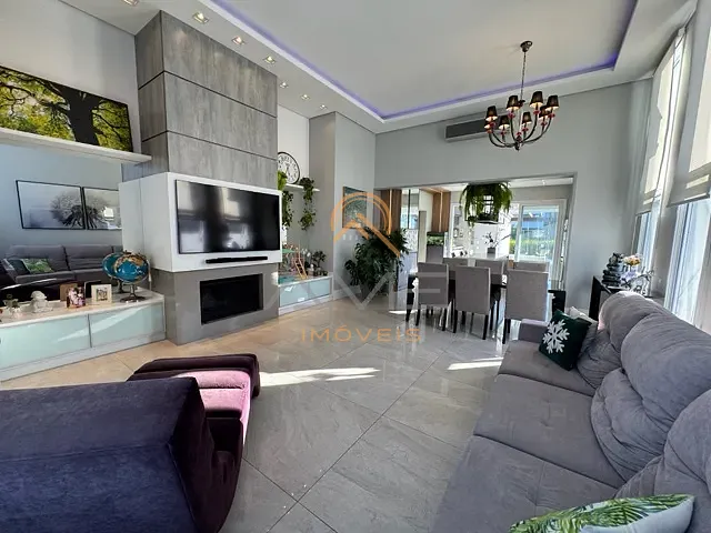 Casa com 394m² 3 quartos e 3 banheiros, à venda, no bairro Laranjal em Adolfo Fetter