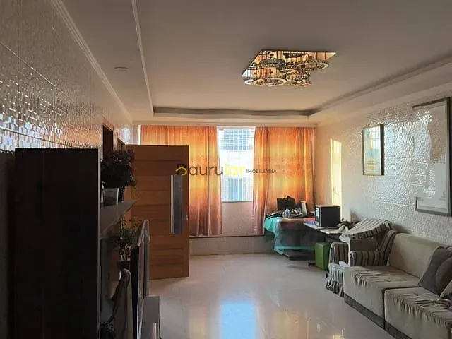 Casa 7 quartos e 3 banheiros, à venda, no bairro Centro em Bauru