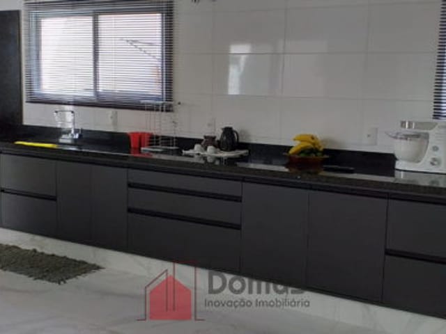 Casa com 685m², à venda, no bairro Jardim Residencial Doutor Lessa em Pindamonhangaba