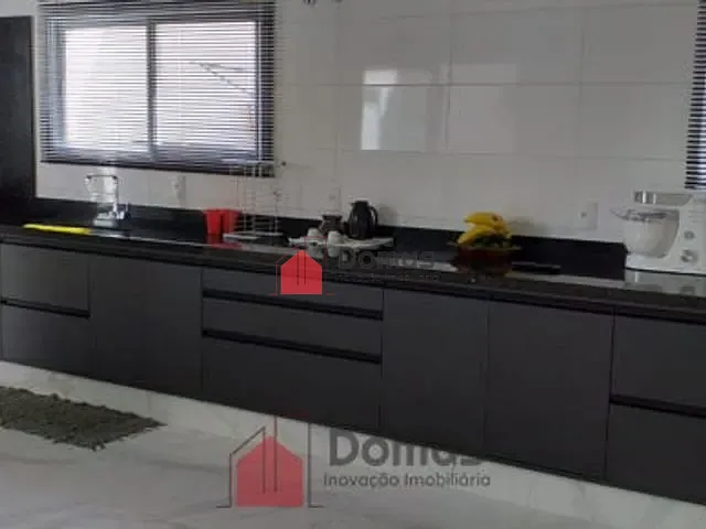 Casa com 685m², à venda, no bairro Jardim Residencial Doutor Lessa em Pindamonhangaba
