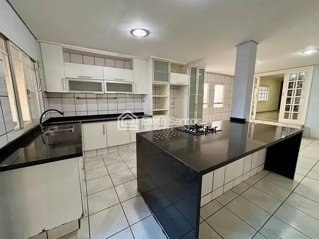 Casa com 420m² 3 quartos e 2 banheiros, à venda, no bairro Cechino em Americana