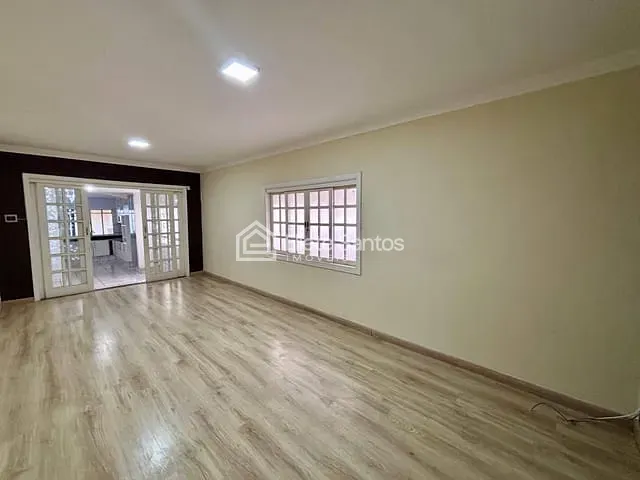 Casa com 420m² 3 quartos e 2 banheiros, à venda, no bairro Cechino em Americana