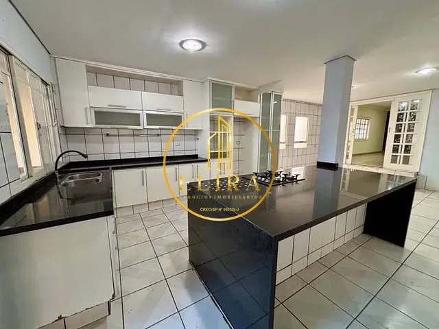 Casa com 420m² 3 quartos e 2 banheiros, à venda, no bairro Cechino em Americana