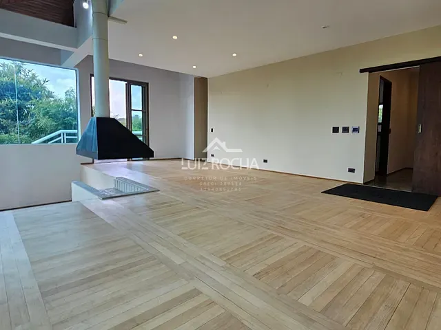 Casa com 950m² 3 quartos e 2 banheiros, à venda, no bairro Terras do Madeira em Carapicuíba