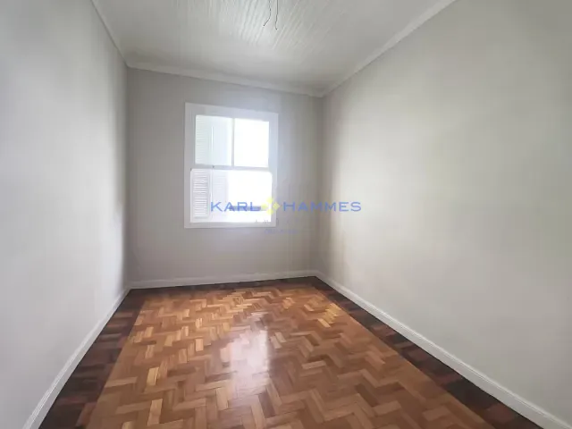 Casa 3 quartos e 2 banheiros, à venda, no bairro Centro em Petrópolis