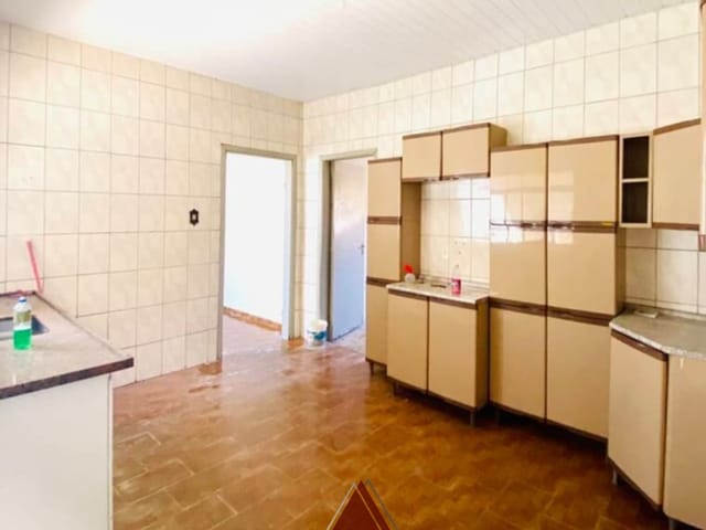 Casa com 200m² 3 quartos e 1 banheiro, à venda, no bairro Vila Santa Terezinha em Franca
